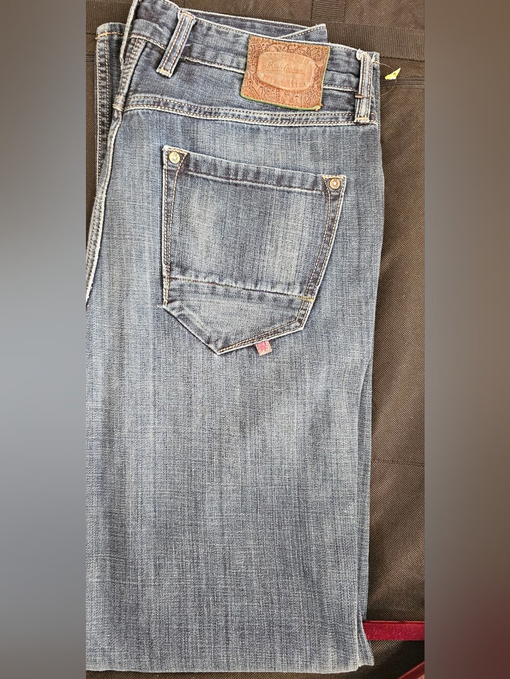Robert Graham Men's Blue Jeans Size 32.